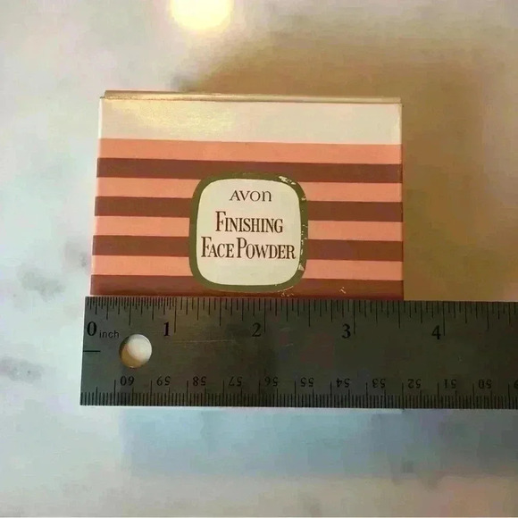 Amazing  find! Vintage Avon powder in original package - Picture 7 of 7